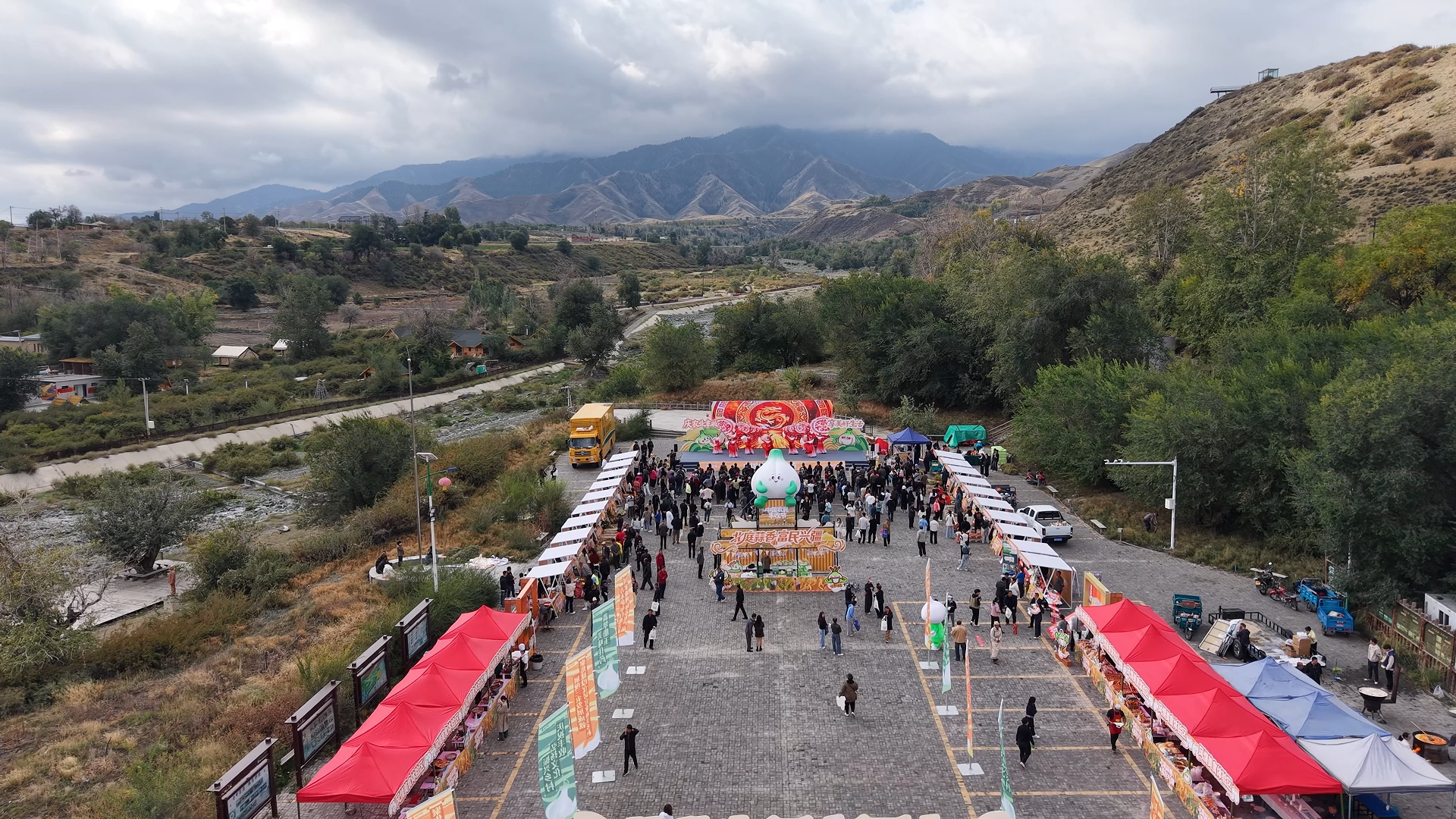 新疆吉木萨尔县举办大蒜文化科普活动