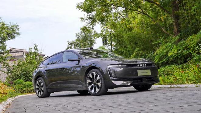 试驾奥迪E5 Sportback：青城山下的豪华电动新解